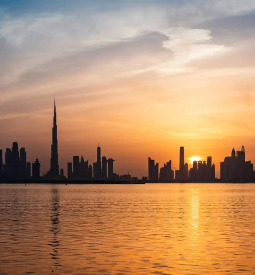 Dubai skyline with modern luxury properties – Dubai Real Estate Investment Guide.