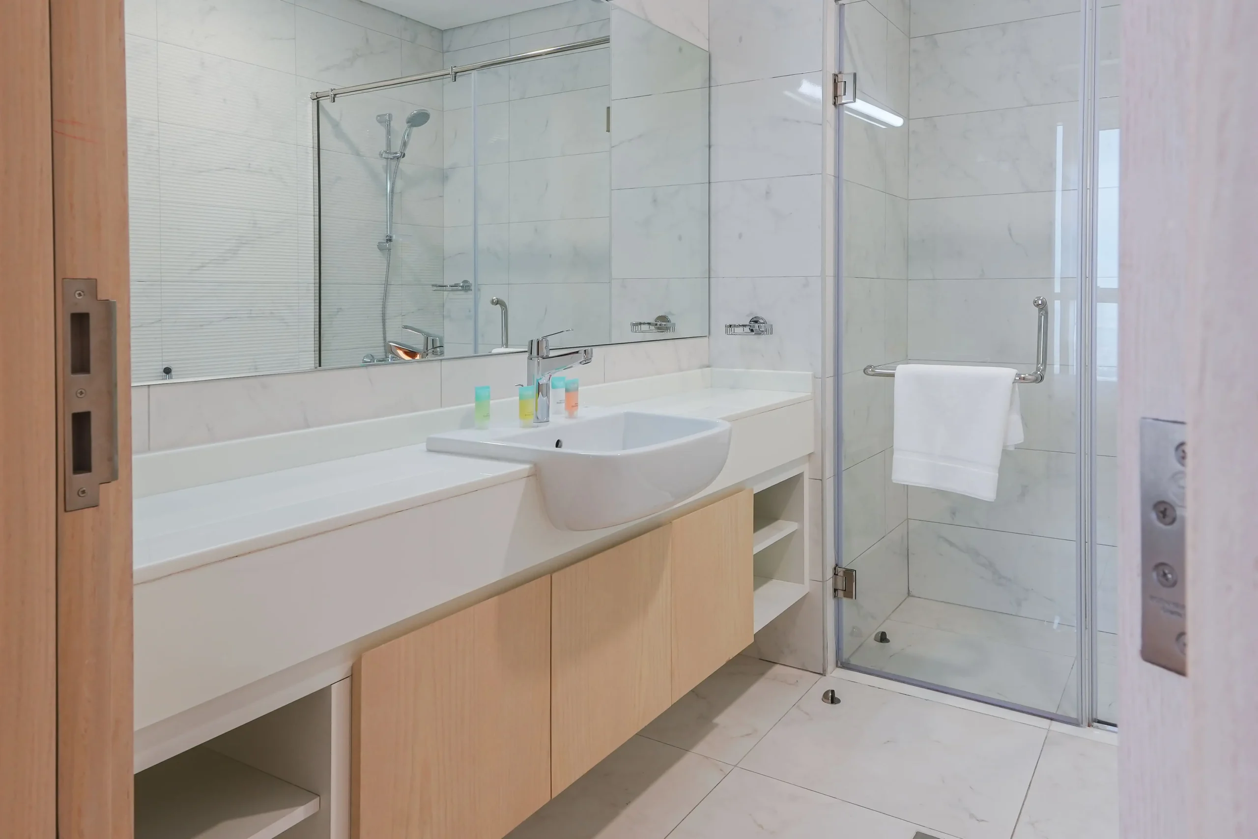 Metropolitan Leaf Tower - Image 12