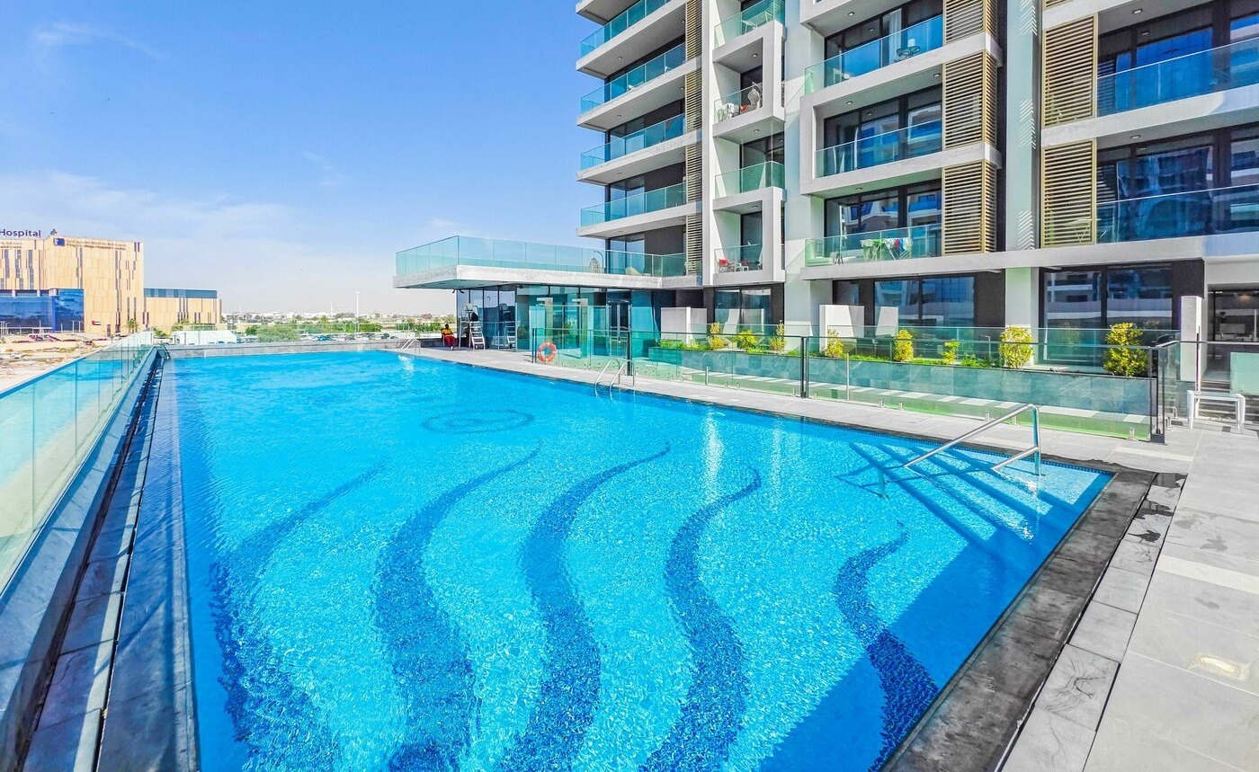 Aks Holding The Pinnacle - Image 4