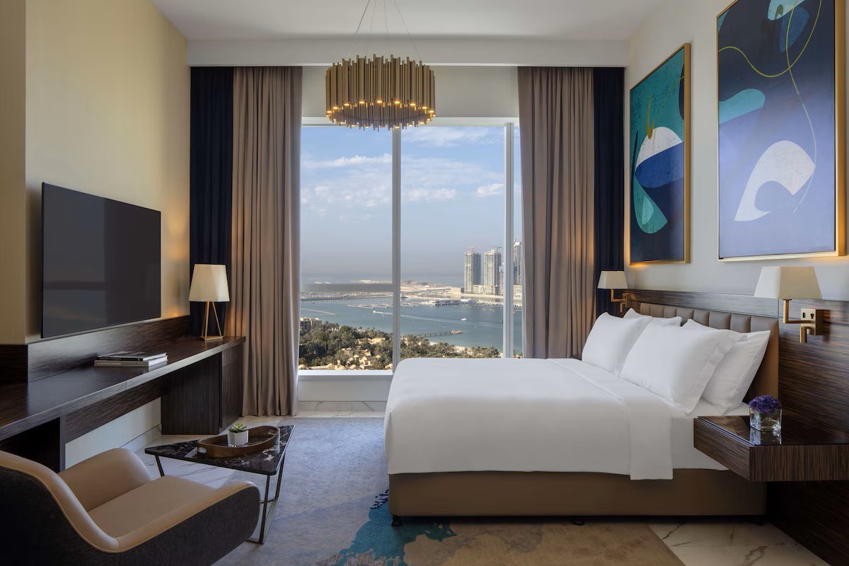Alfahim Group Avani Palm View Dubai Hotel & Suites - Image 4