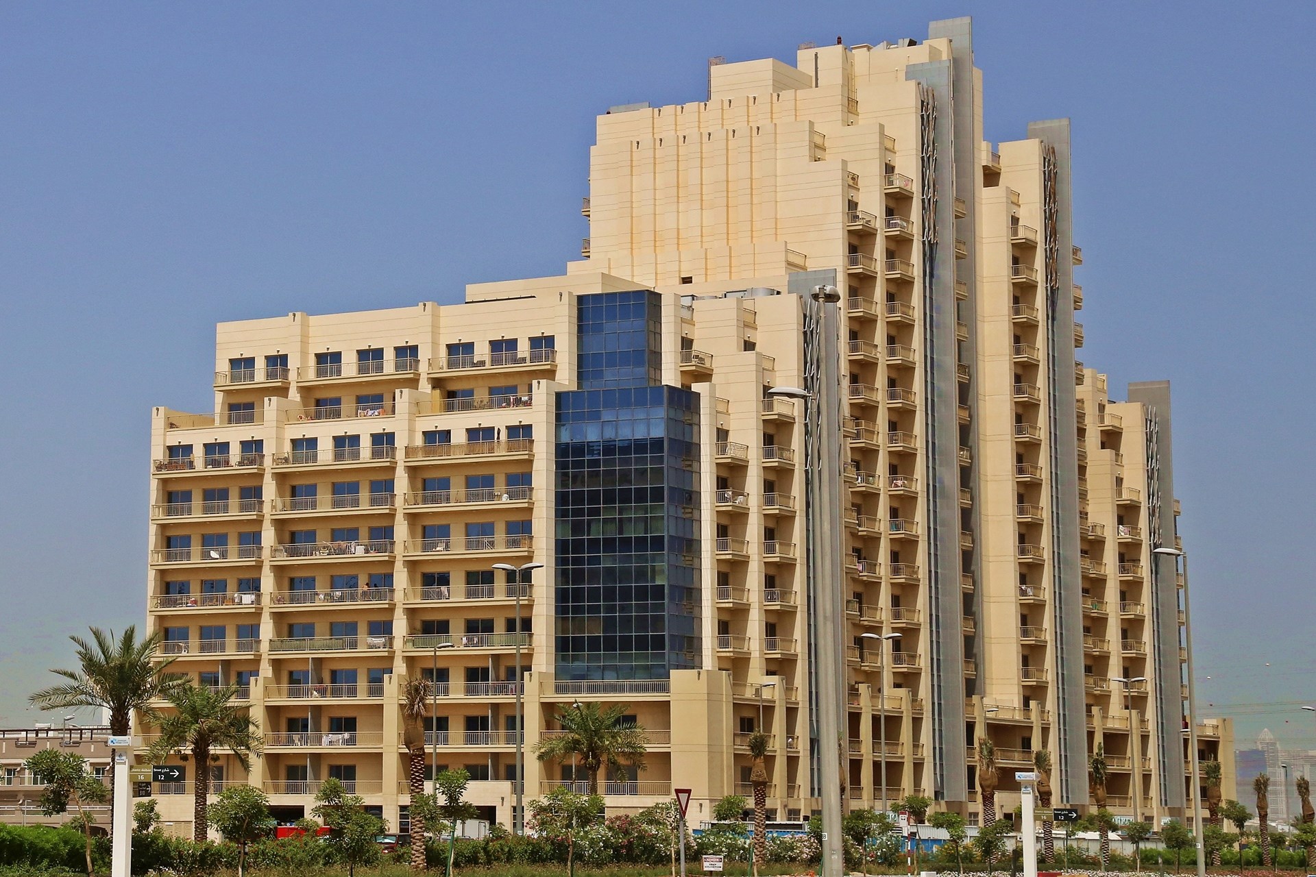 Al Fara'ah Properties The Manhattan Tower - Image 3