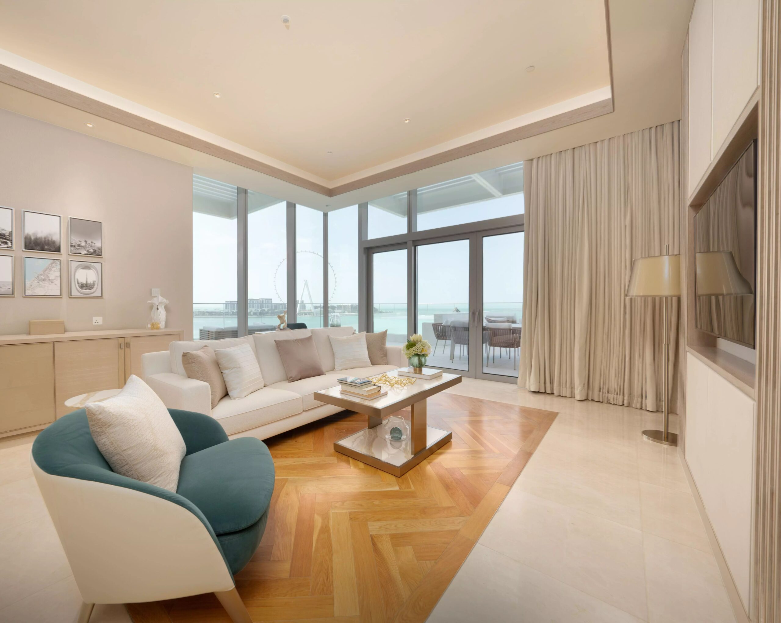 Five Holdings Five Luxe - Image 5